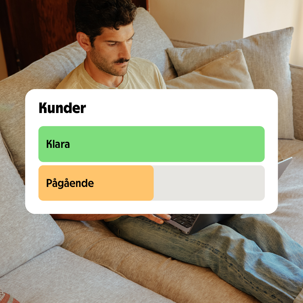 Man som har datavisualisering från byråstöd