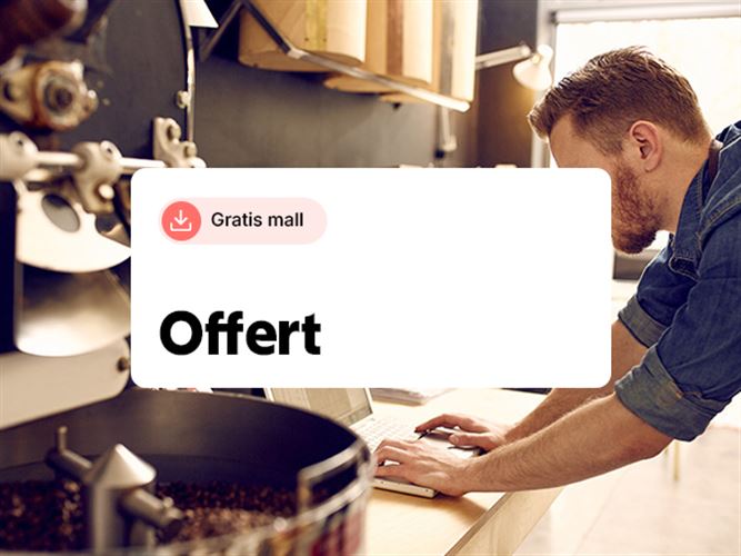Person som lämnar offert med hjälp av offertmallen.