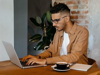 Därför ska du anlita ett deklarationsombud