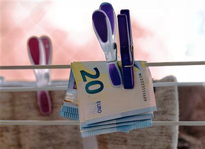 Penningtvätt – det här innebär lagen