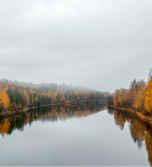 Vi över en sjö.
